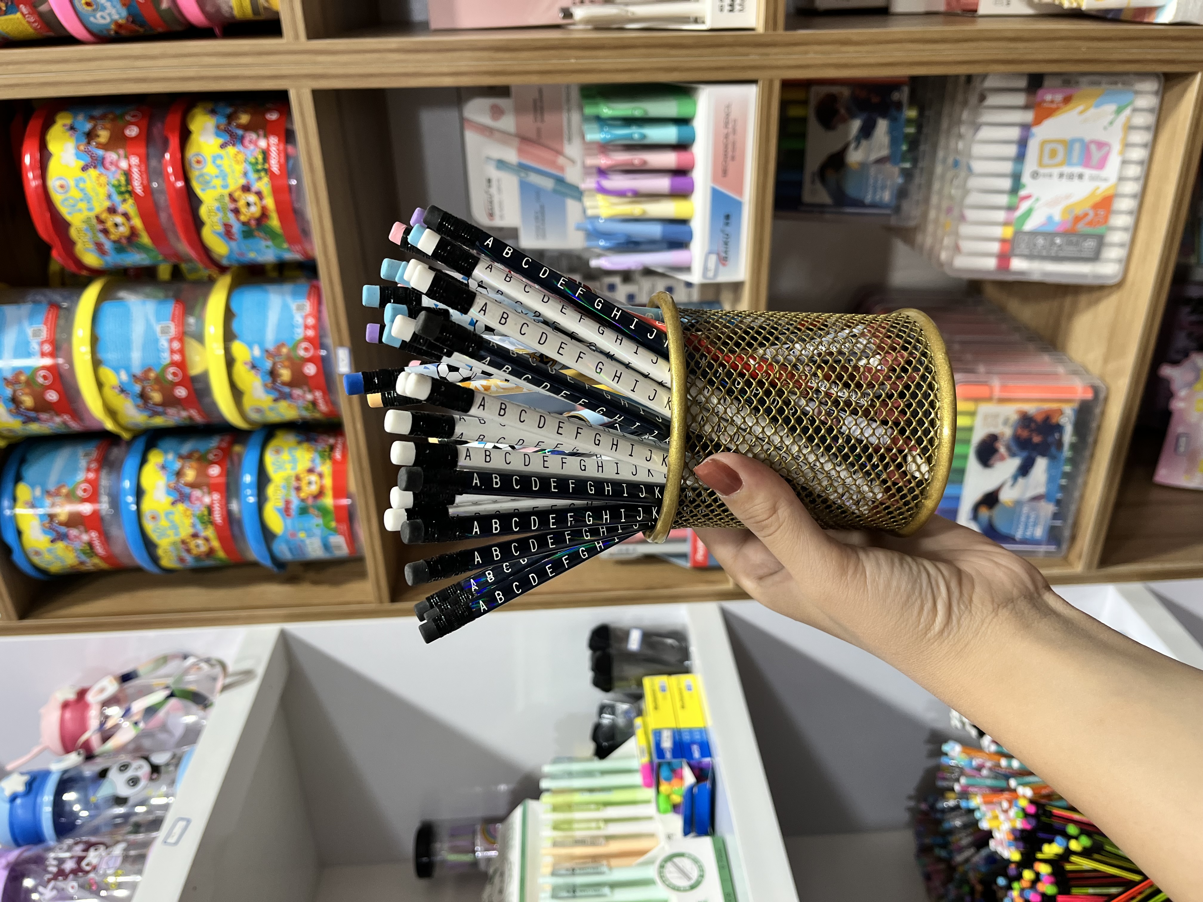 مداد مشکی طرح انگلیسی
